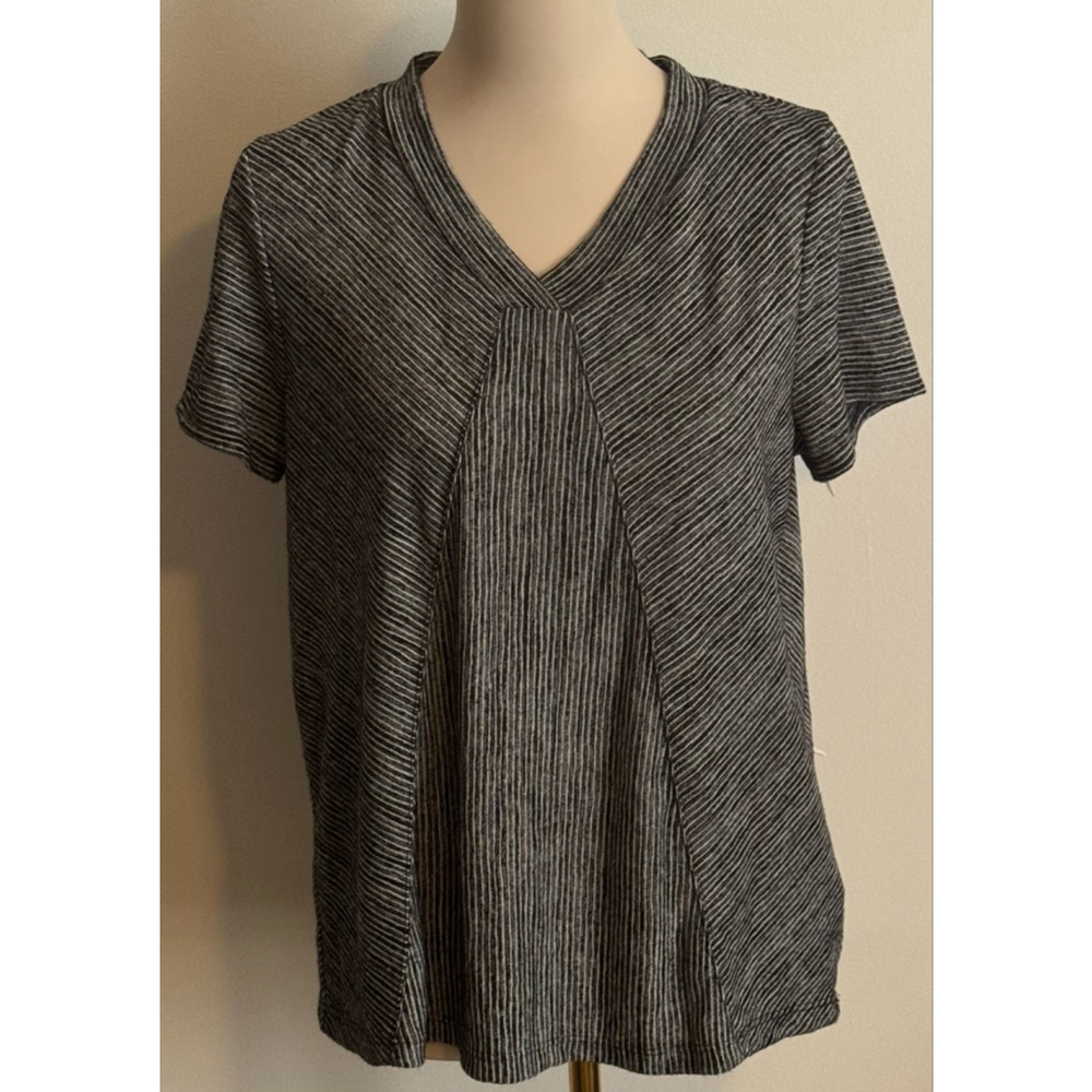 Women's Jillian N Petite PM Black White Striped Short Sleeve Tee